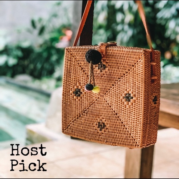 Bali Bags Handbags - ✨HP✨ Bali Rattan Bag + 2 Pom-Poms